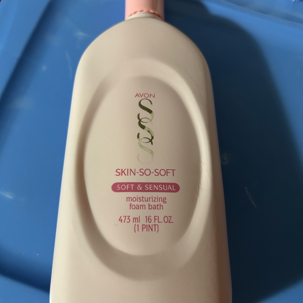 Avon Skin So Soft. Soft & Sensual Moisturizing Foam Bath